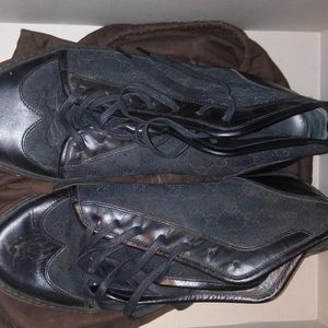 Gucci Hi-top Sneakers